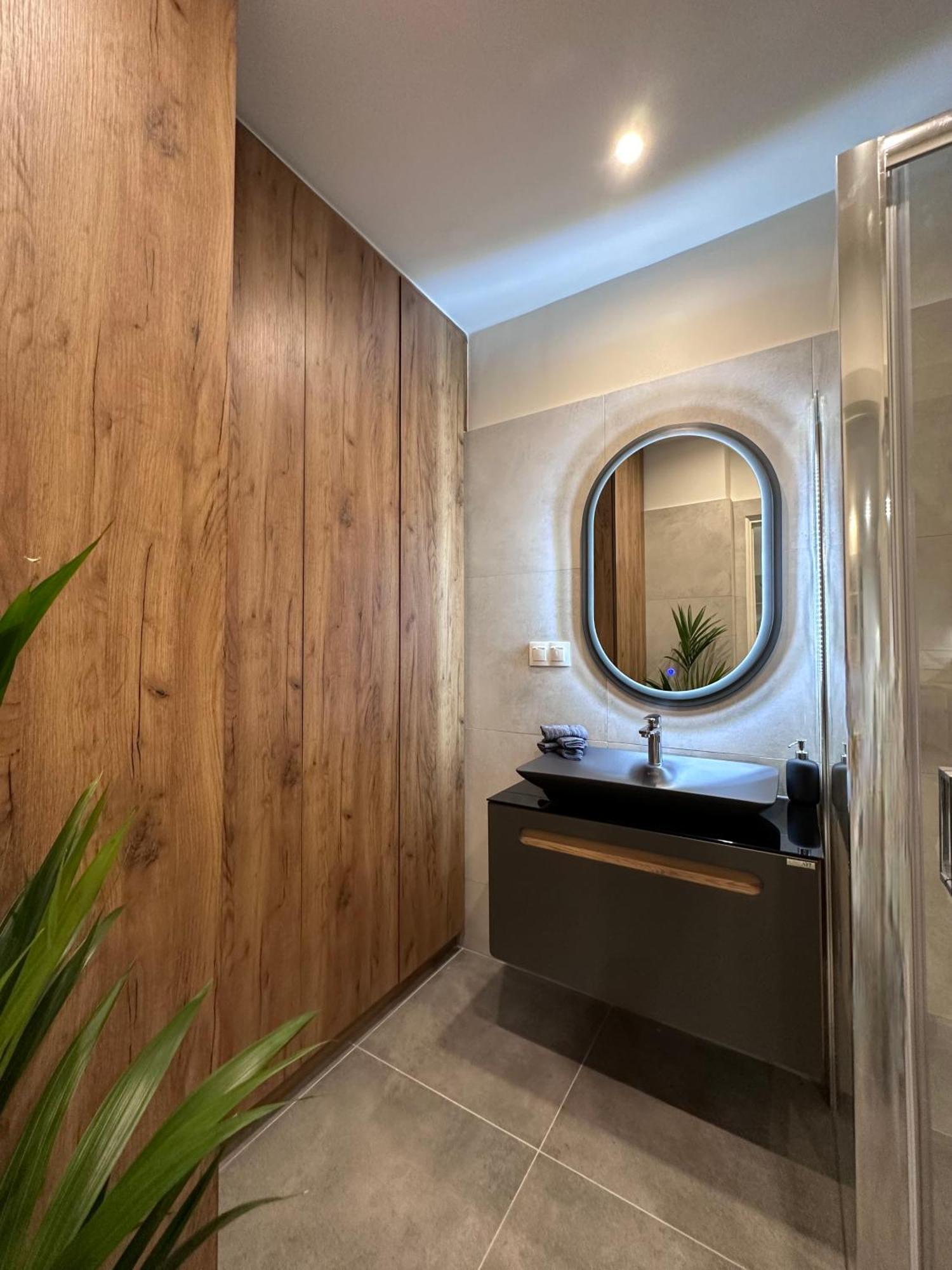 Marcus New Stylish Apt At The Heart Of Athens Exterior photo