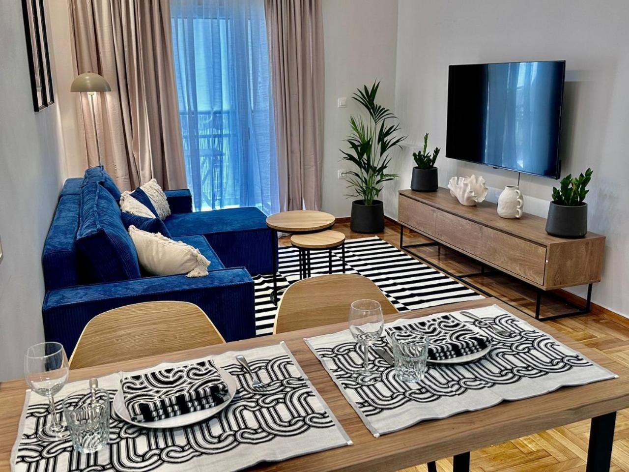 Marcus New Stylish Apt At The Heart Of Athens Exterior photo