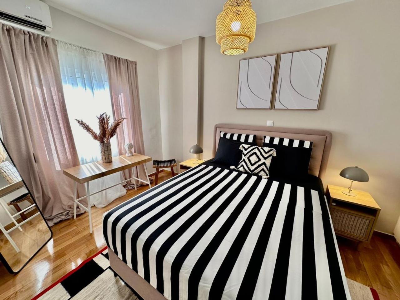 Marcus New Stylish Apt At The Heart Of Athens Exterior photo