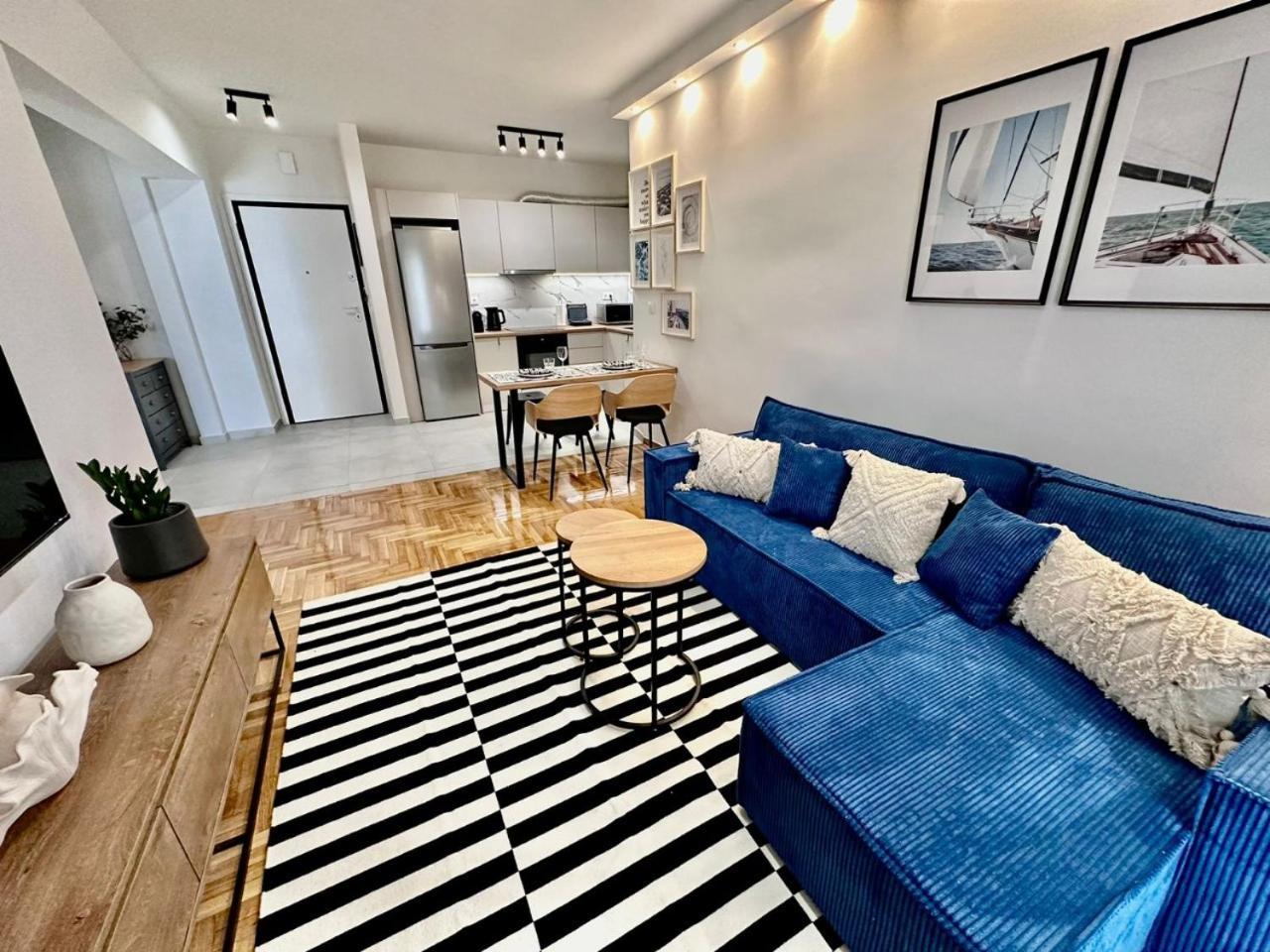 Marcus New Stylish Apt At The Heart Of Athens Exterior photo