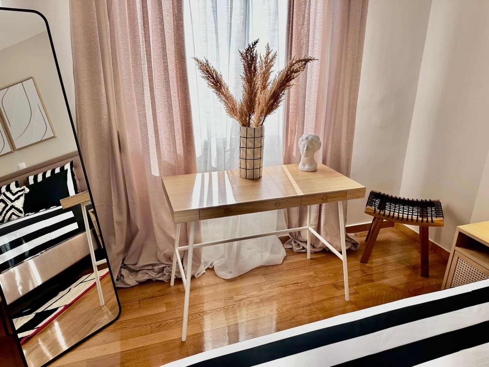 Marcus New Stylish Apt At The Heart Of Athens Exterior photo